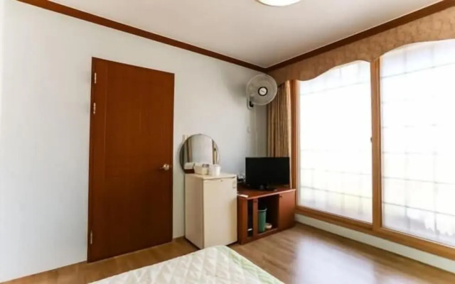 Naksan Crova Condotel