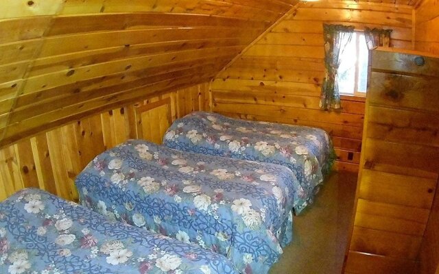 Reverse Creek Lodge