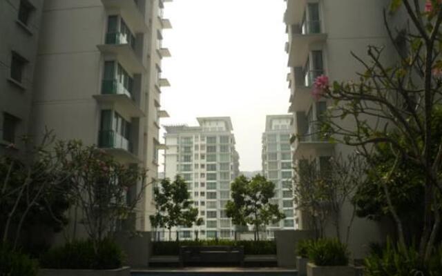 Publika Suites by iHost