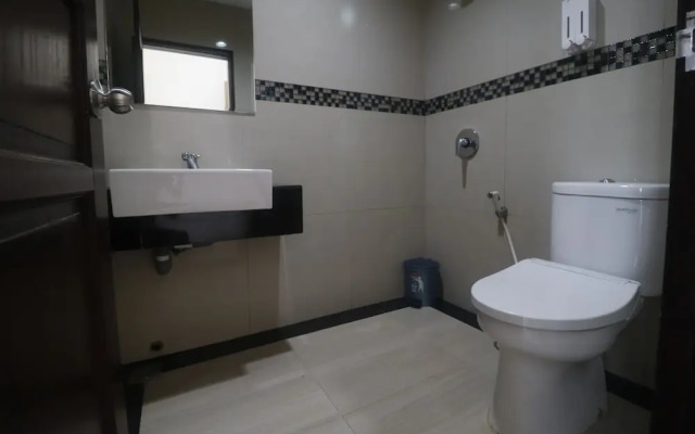 RedDoorz Plus near Universitas Negeri Makassar