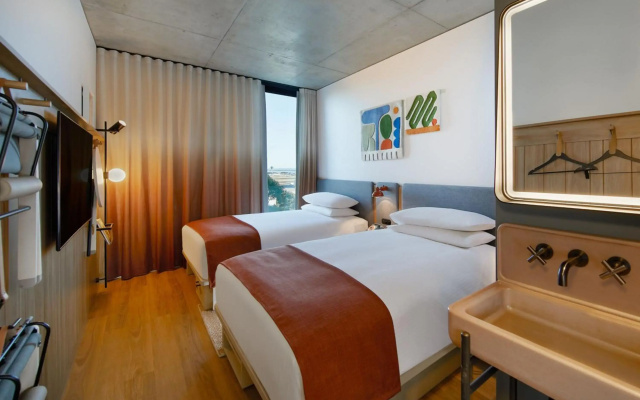 Moxy Sydney Airport