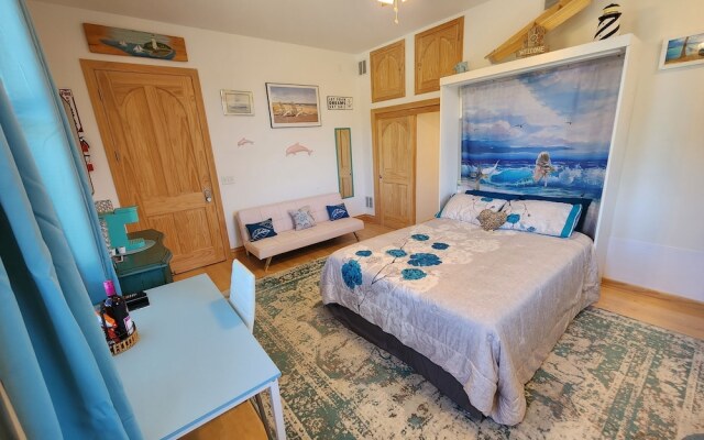 The Starlight Tower Ocean Breeze Suite 1 Bedroom Apartment Hotel by Redawning