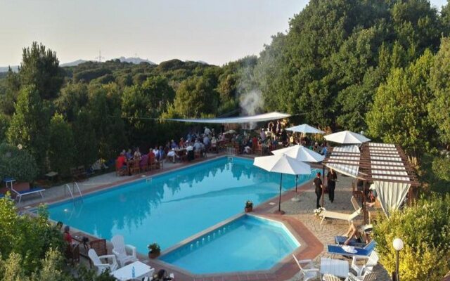 Pausania Inn