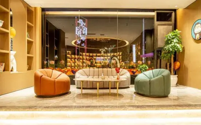 Qiyue Manshan Hotel (Dujiangyan Sunchuang Wen Hotel)