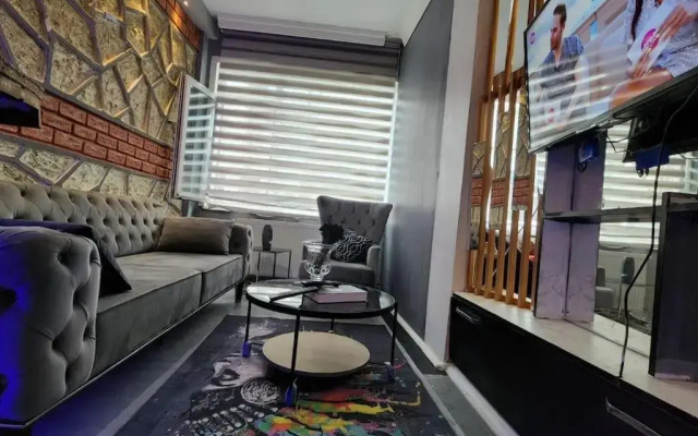 Nisantasi center 1+1 Luxury Renovated b3