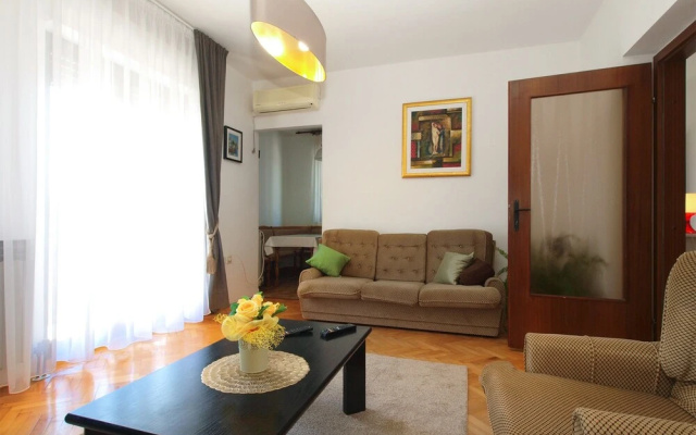 Apartment 1490