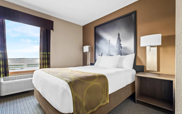 Super 8 by Wyndham Prince Albert