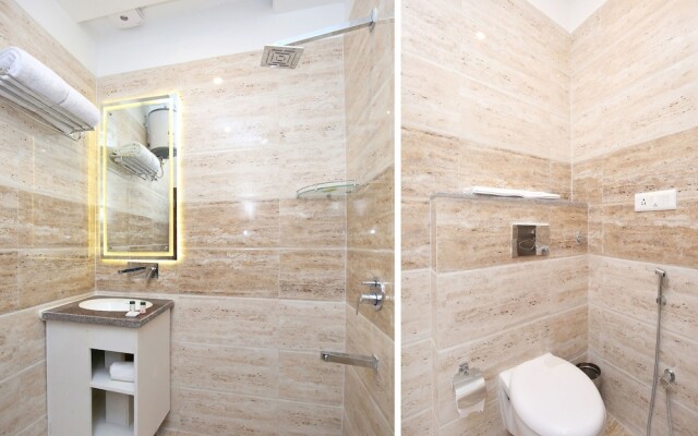 OYO 14392 Hotel Pearl wood