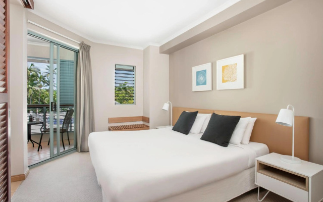 Mantra In The Village – Guest Rooms – Port Douglas