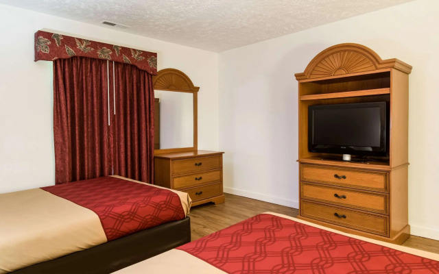 Econo Lodge Inn & Suites Lake Harmony - Pocono Mountains Area