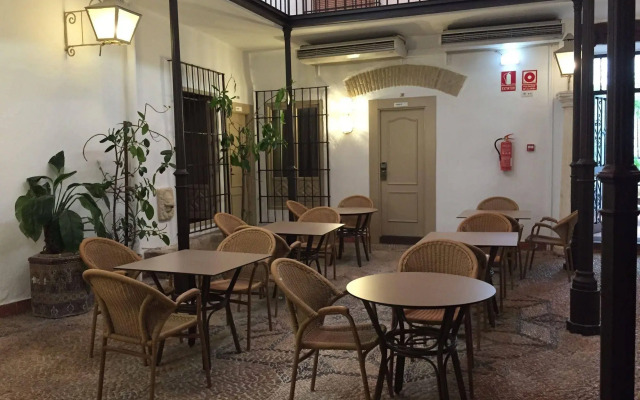 Los Patios Hotel
