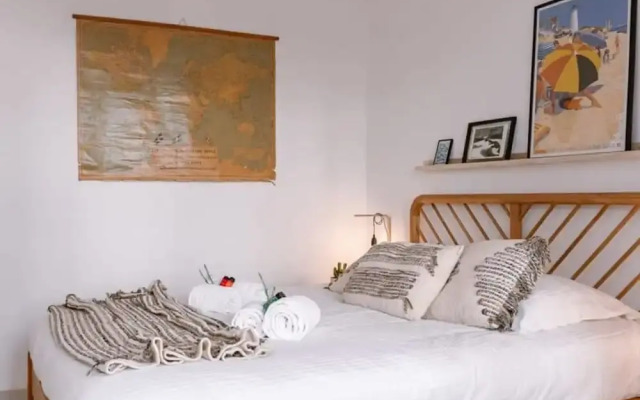 Lovely Sunny Flat Just Near the Beach and the sea