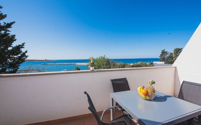 Apartments by the Sea Semy