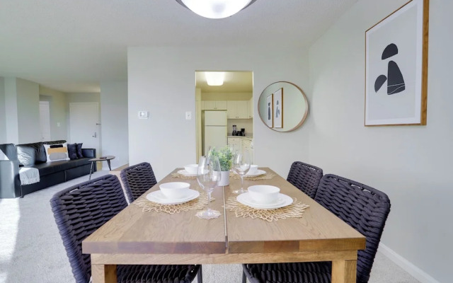 Modern Spacious Apt Crystal City