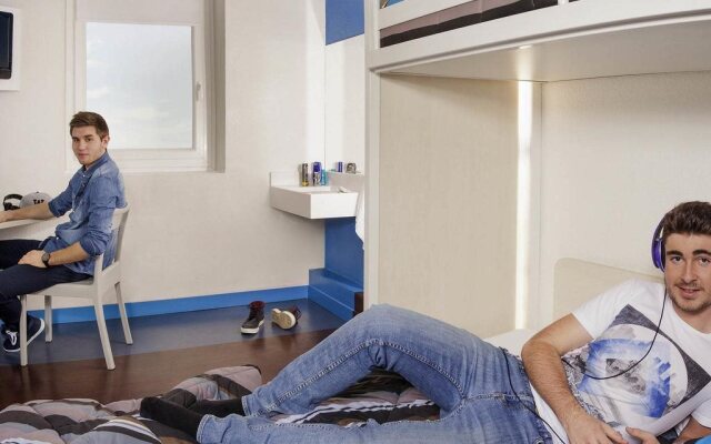 hotelF1 Versailles Maurepas