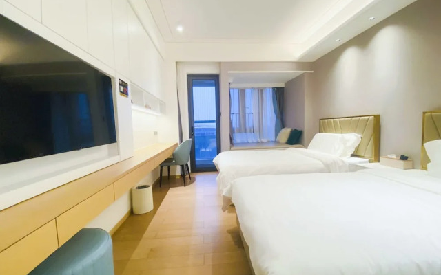 Rho Hotel
