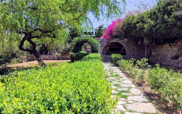 Lovely Villa With Garden, Parking in Syros, Greece