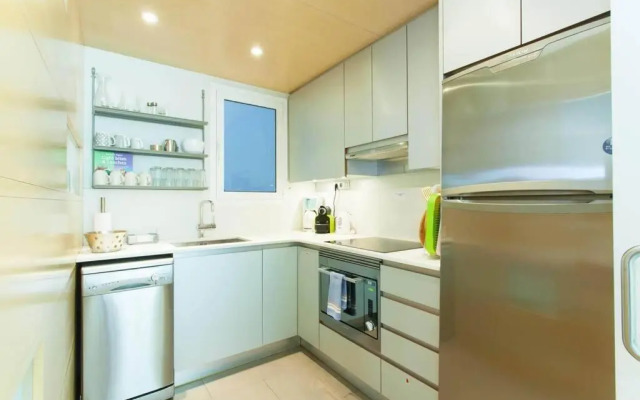 Classy 3bed 3bath apartment in Eixample