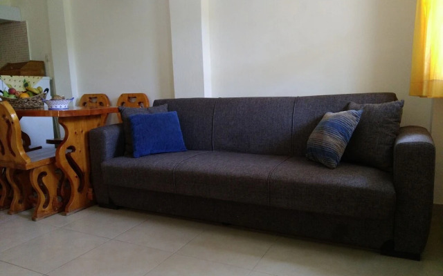 Spaceful Apartment With Veranda 'n Garden