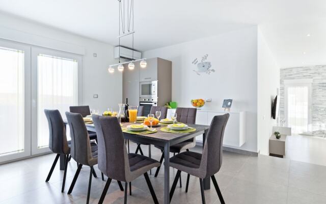 Serene Holiday Home in Novigrad with Private Pool