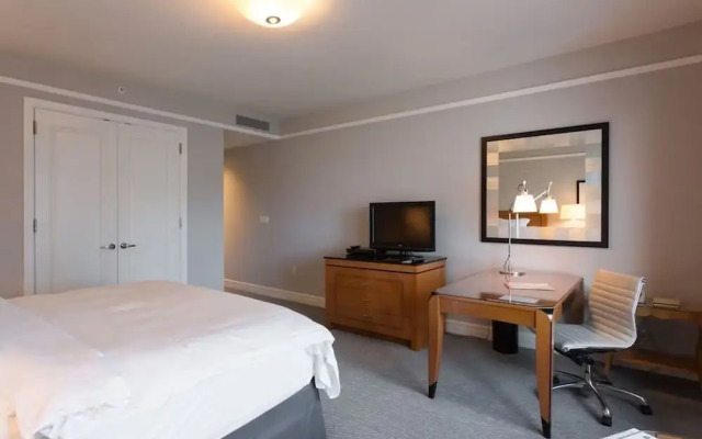 Residence at the Four Seasons