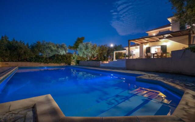 Nina Residence