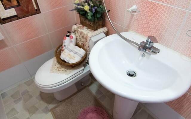 Heidi Pension G House