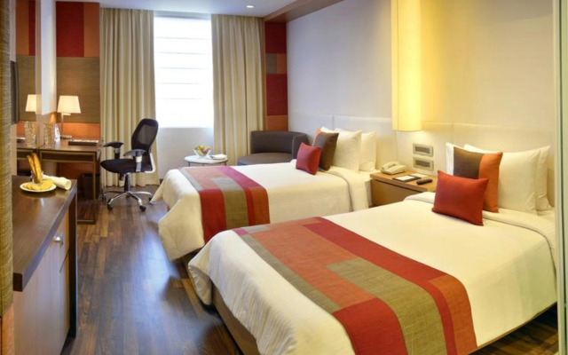 Deventure Sarovar Portico Kapashera
