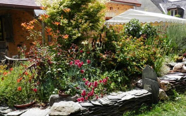 14th Century Arty Converted Barn