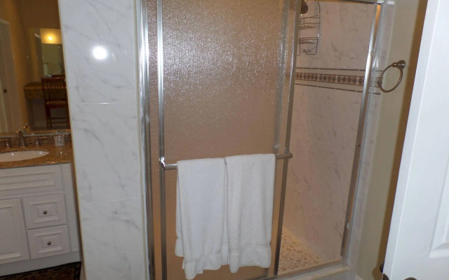 Luxurious Romantic Suite Kensington