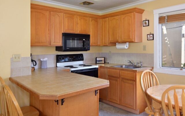 Surf Motel and Gardens