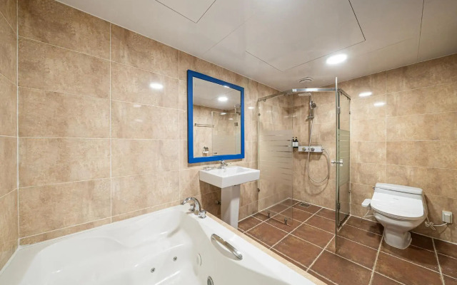 Noblesse Hotel