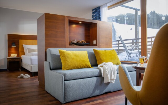 ROBINSON FIEBERBRUNN - Adults only