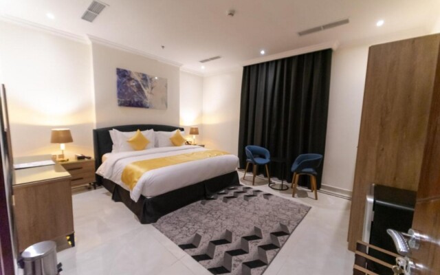 The Gate Hotel and Apartments