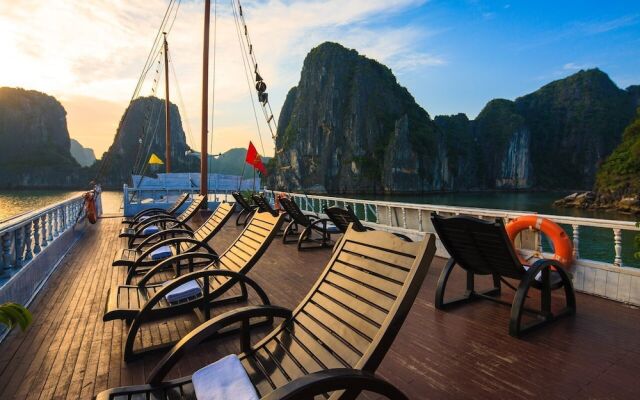 Halong Moonlight Cruises