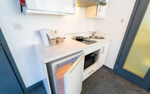 Cosy Spacious Studio Available