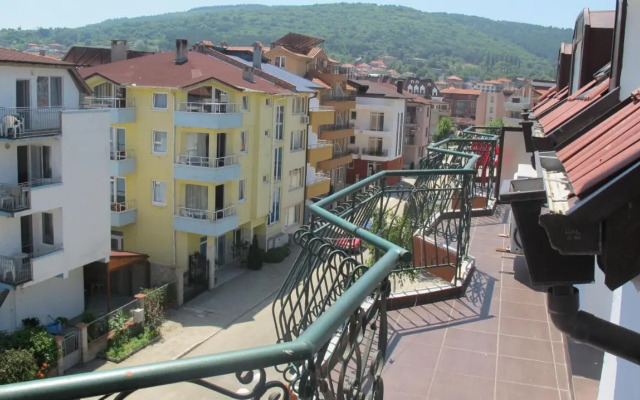 Sunny Island Obzor