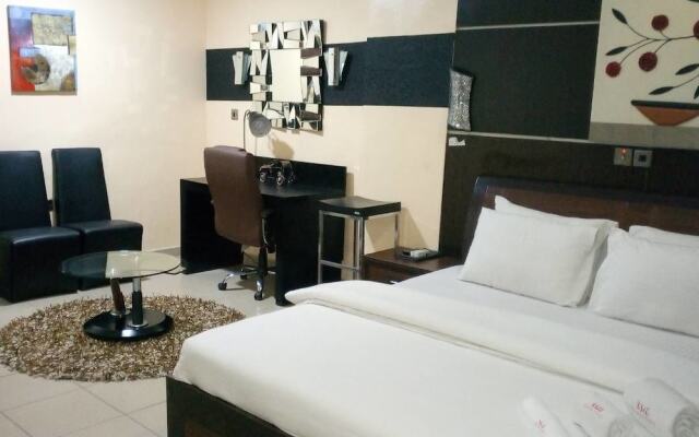 Swanky Suites in Grandview