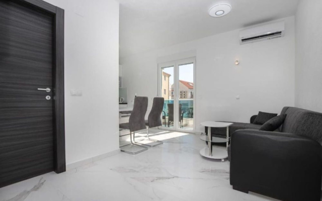 Apartments Jakov
