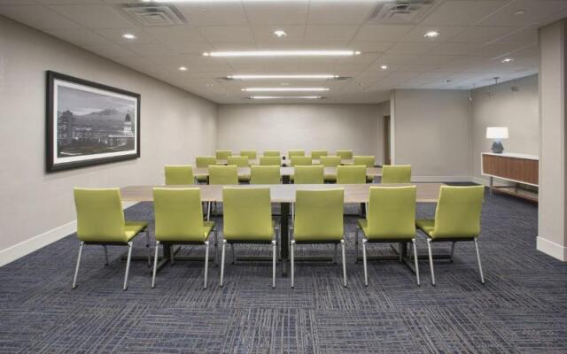 Holiday Inn Express & Suites Parsons