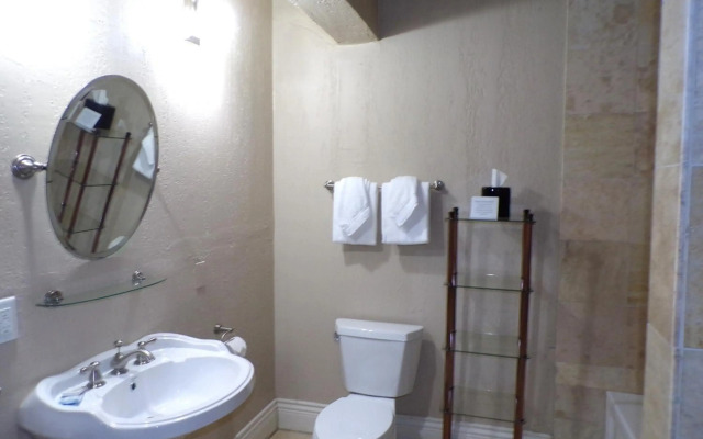 Niagara Crossing Hotel & Spa