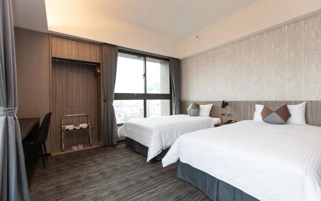 Holiday Inn Express Kaohsiung Love River by IHG