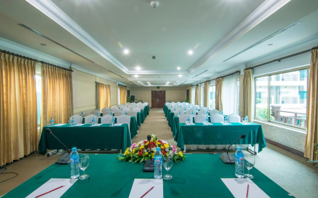 Angkor Holiday Hotel
