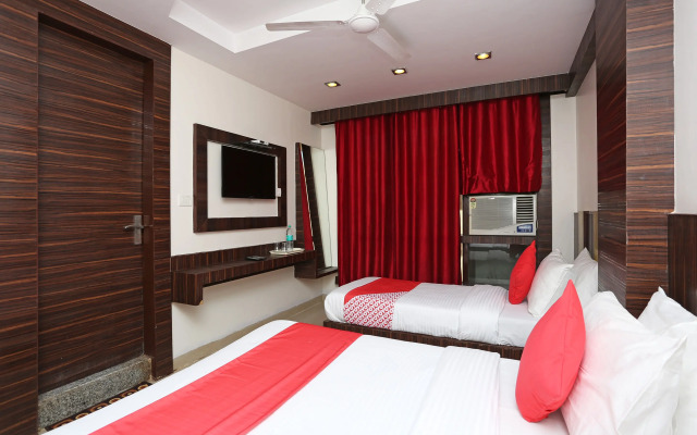OYO 10733 Hotel Kingdom of Sai