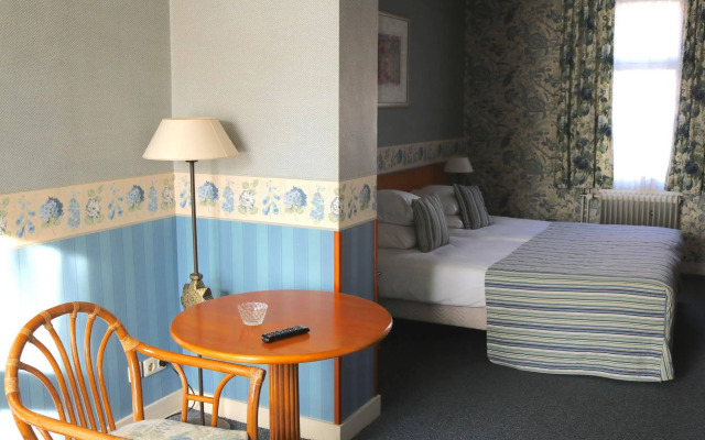 Saillant Hotel Brull