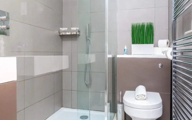 Modern and Stylish 2 Bedroom House in Brighton