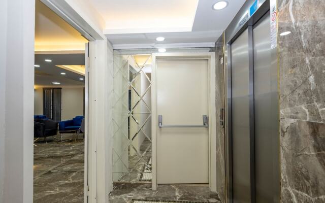 Skystar Deluxe Hotel