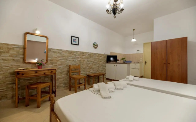 Anthi Studios & Apartments