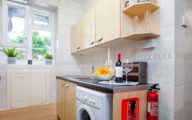 Anson House - Deluxe Guest Room 2