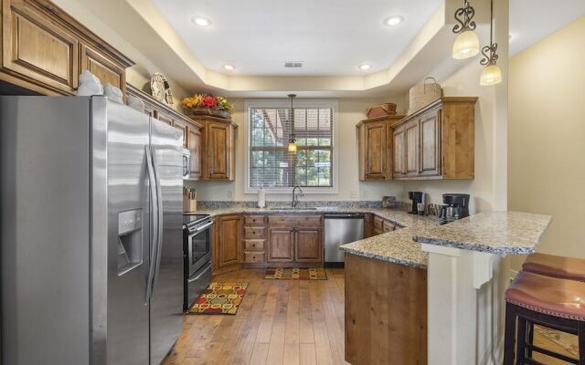 Luxury Penthouse Near Silver Dollar City